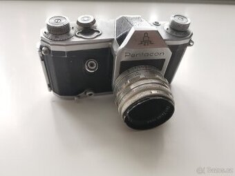 Starý fotoaparát Pentacon Z1 + Carl Zeiss Jena Tessar 2,8/50