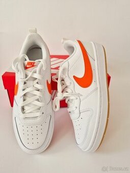 Nové tenisky Nike court, velikost 38,5