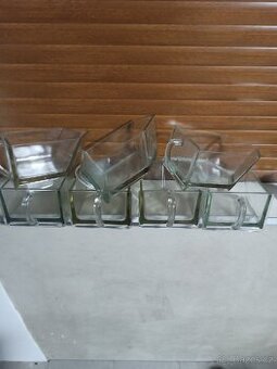 Starožitné skleněné nádoby