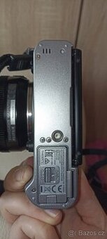 Fujifilm X-T20 + XF 18-55mmF 2.8-4 R LM OIS s příslušenstvím