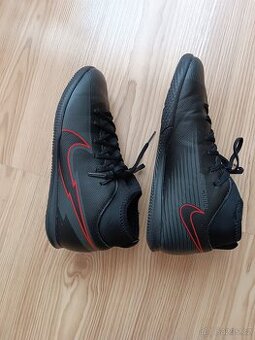 Sportovní boty černé - vel. 38