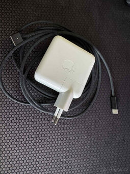 Adapter (nabiječka) k MacBook M4 PRO , 70W