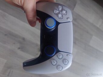 Playstation 5 s mechanikou