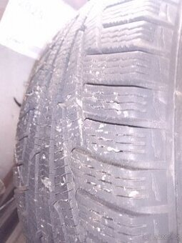 Ultra Zimní pneumatiky 215/55/17 Nokian hakkapellita R