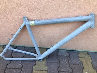 RÁMY NA KOLA 26 A 28 PALCŮ