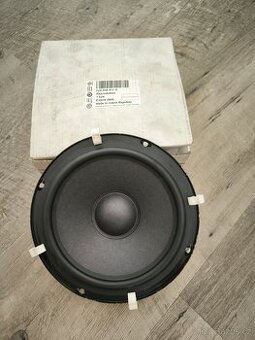 Basový reproduktor Škida Octavia