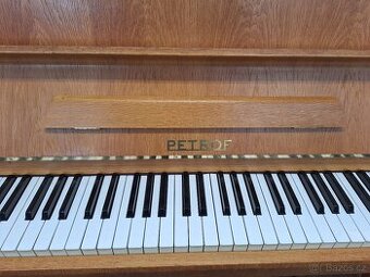 Piano klavír Petrof