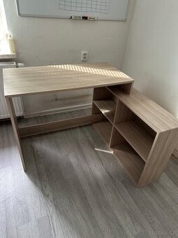 Pracovní stůl