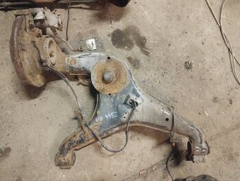 Zadní kotoučová náprava těhlice rameno VW T4