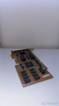 PCI karta s AMD Am85C30 – dual serial communications control