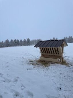 Krmelec pro drobnou zvěř