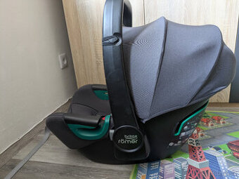 Autosedacka Britax Baby-Safe 3 i-Size