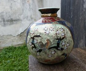 Porcelánová vaza