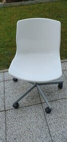 Pojízdná židle z IKEY