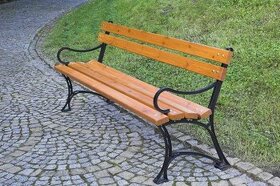 Nová zahradní lavička s područkami. Materiál - Borovice/kov