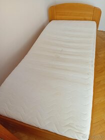 Masivní dubová postel s matrací 200x90cm