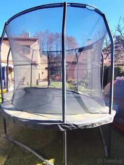 Trampolína