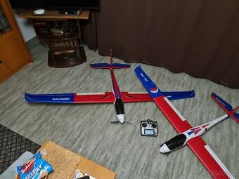Prodám 2x RC letadlo Pelikan GAMA 2100 + vysílač FUTABA T 10