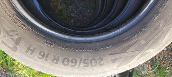 Letní pneu 205/60r16