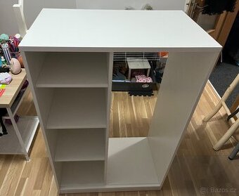 Nízká šatní skříň IKEA + věšák Ikea