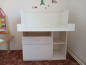 Přebalovací pult Ikea