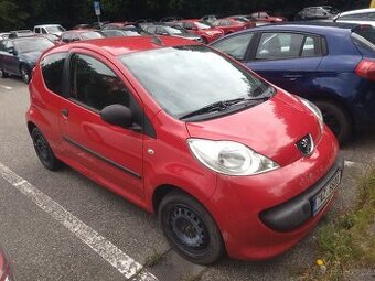 Peugeot 107 Benzín