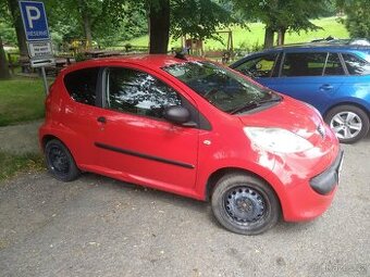 Peugeot 107 Benzín