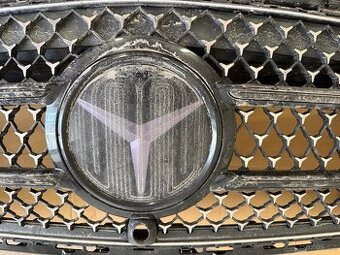 Prodám přední grill MB E450 rok 2025, stav A1,
