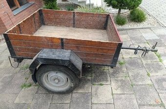 Přívěsný vozík za auto
