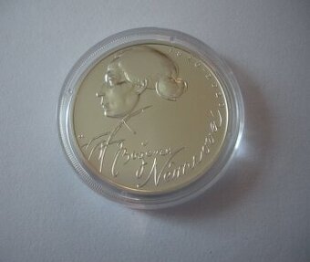 Stříbrná mince 200 Kč Božena Němcová stand