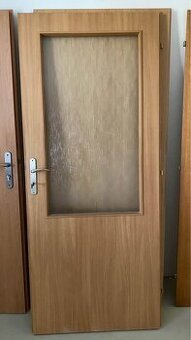 koupím dveře 80 pravé