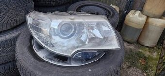 Prave predni svetlo skoda superb 2 xenon