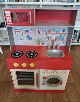 Dětská dřevěná kuchyňka