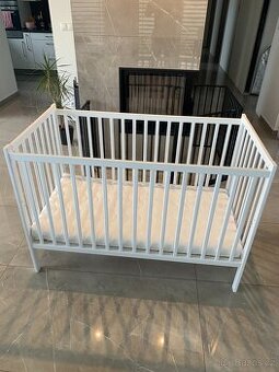 Dětská postýlka, matrace