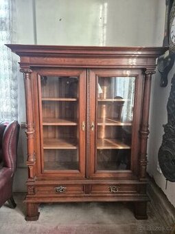 Prosklená starožitná skříň / knihovna / skleník / vitrína