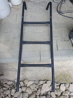 ŽEBŘÍK K TRAMPOLINĚ