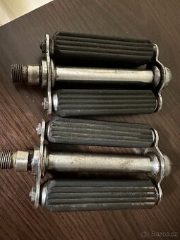 ČZ Zbrojovka pedály ako nové