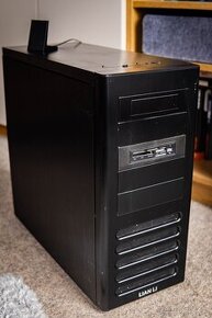 Lian Li PC-7FN vystlaná protihlukovou hmotou