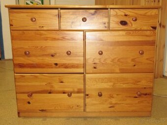 Komoda šuplíková z borovice - celomasiv - Výborný stav