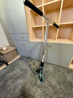 Custom freestyle koloběžka