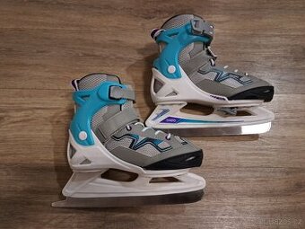 Dívčí lední stavitelné brusle vel. 35-38, jako nové