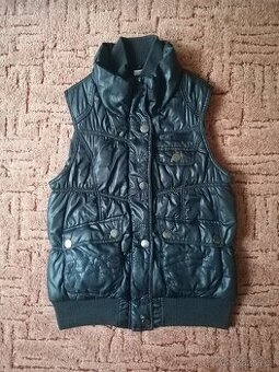 Dámská teplá černá vesta vel. 40