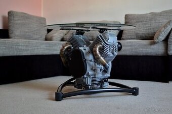 Uníkátní stolek Moto Guzzi
