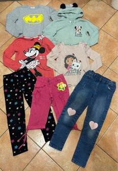 Balík dívčího oblečení velikostně 122 a 128