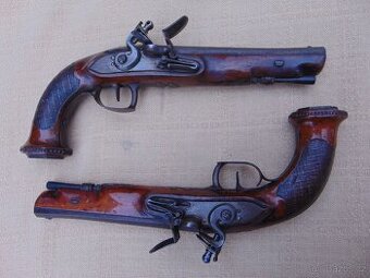 Párové křesadlové pistole
