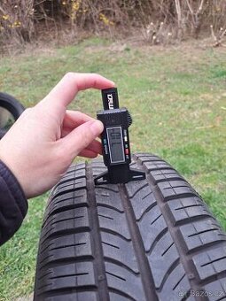 195/60R15