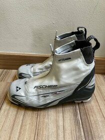 Prodám dívčí běžkové boty FISCHER NNN vel. 37 - 1
