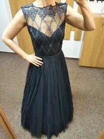 Černé plesové šaty s tylovou sukní - 1