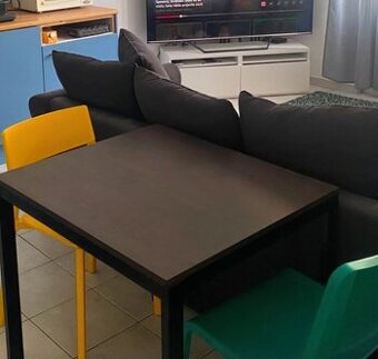 stůl a židle z IKEA