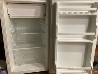 Guzzanti lednice s mrazákem, objem 97 l - pouze 88 kWh/rok